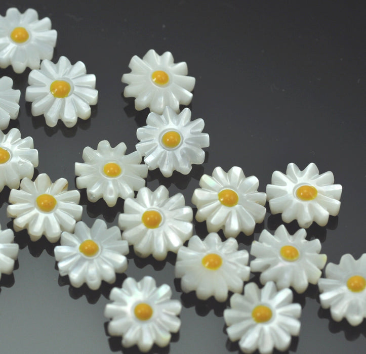 Daisy Mother of Pearl Sea Shell Carved Flower Beads forJewellery Making 10mm